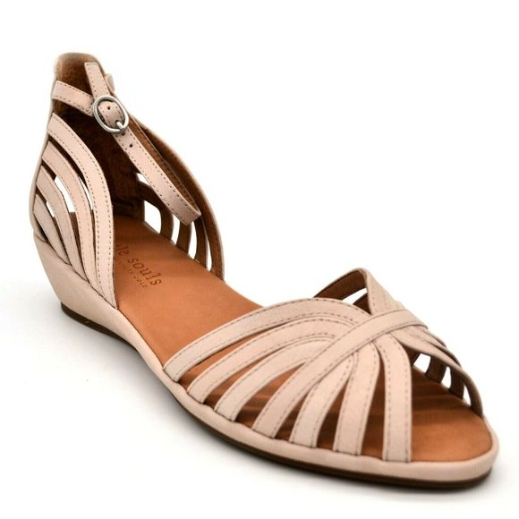 Kenneth Cole Shoes - Gentle Souls by Kenneth Cole Women Leah Sandal NEW